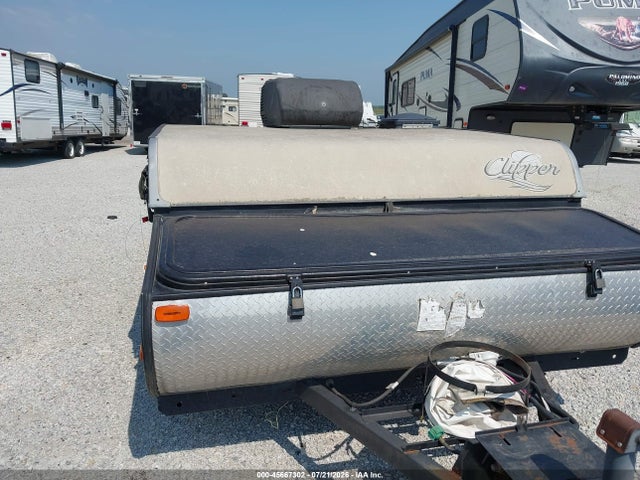Coachmen Clipper 2016 5ZT1CPDC9G5010420 Image 6
