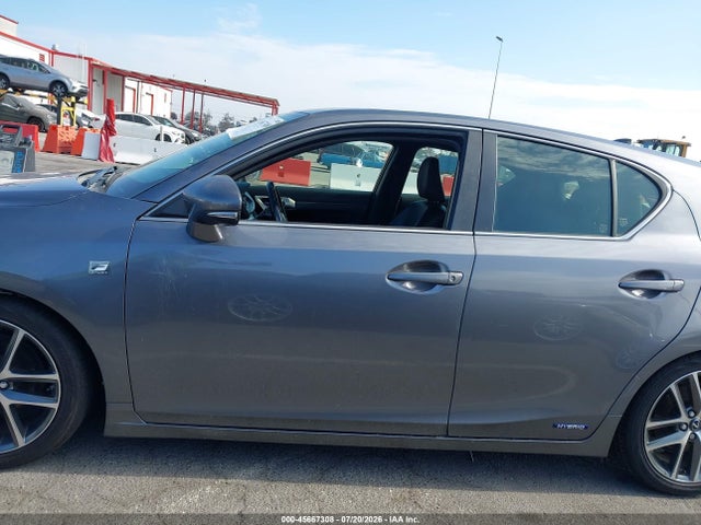 JTHKD5BH4E2206557 Lexus CT 200H