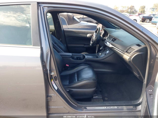 JTHKD5BH4E2206557 Lexus CT 200H