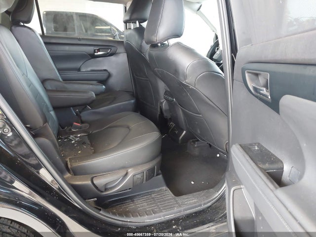 Toyota Highlander Xle 2022 5TDGZRBH7NS197989 Image 8