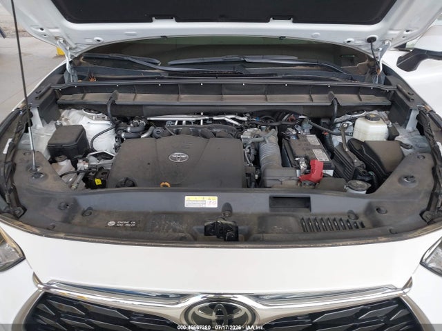 5TDFZRBH3NS172163 Toyota Highlander Platinum