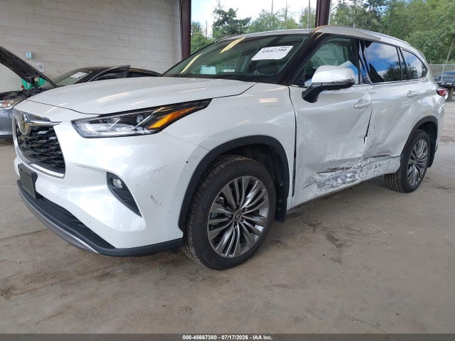5TDFZRBH3NS172163 Toyota Highlander Platinum