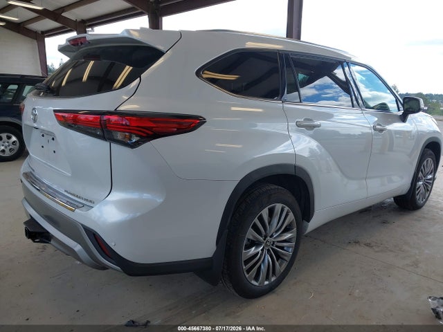 5TDFZRBH3NS172163 Toyota Highlander Platinum