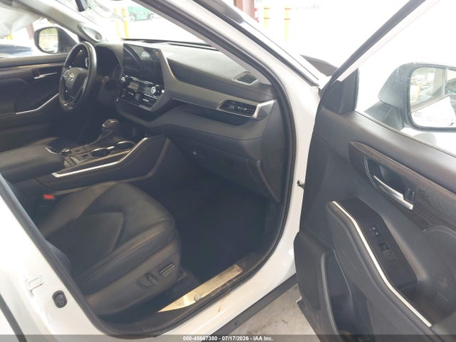 Toyota Highlander Platinum 2022 5TDFZRBH3NS172163 Image 5