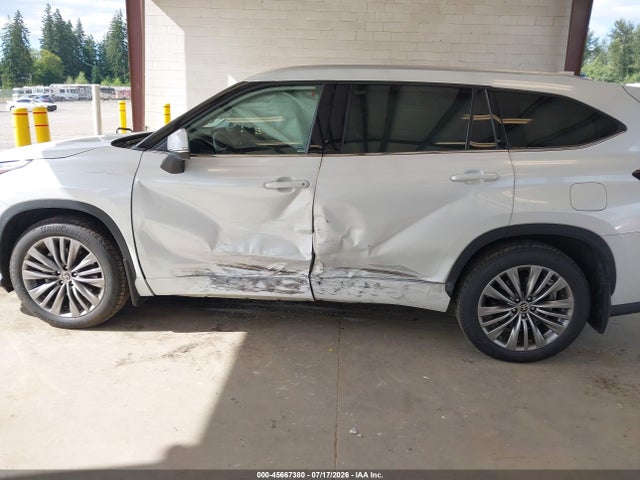 Toyota Highlander Platinum 2022 5TDFZRBH3NS172163 Image 6