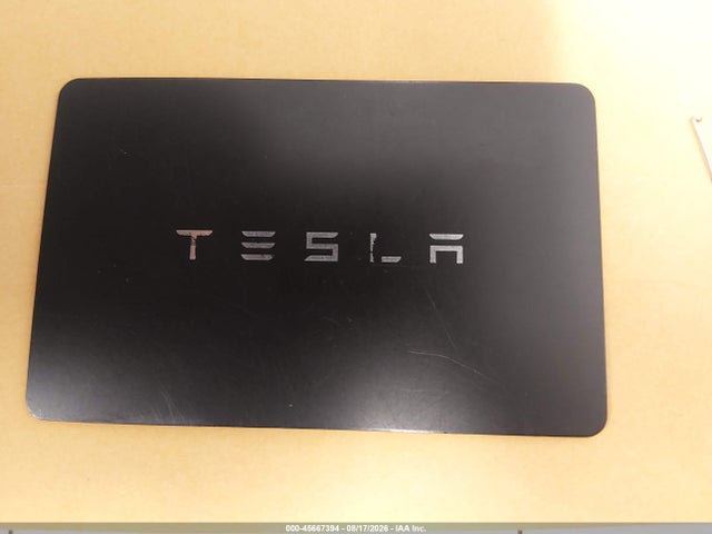 45667394 :رقم المزاد ، 5YJ3E1EA0JF070428 vin ، 2018 Tesla Model 3 Long Range/mid Range مزاد بيع