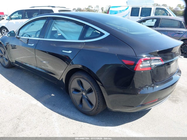 45667394 :رقم المزاد ، 5YJ3E1EA0JF070428 vin ، 2018 Tesla Model 3 Long Range/mid Range مزاد بيع