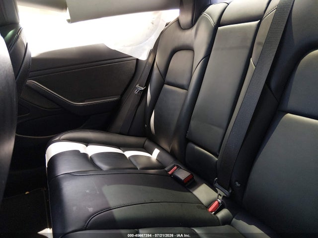 45667394 :رقم المزاد ، 5YJ3E1EA0JF070428 vin ، 2018 Tesla Model 3 Long Range/mid Range مزاد بيع