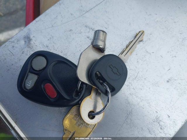 2001 Chevrolet Silverado 1500 Ls მანქანა იყიდება აუქციონზე, vin: 1GCEC14T71Z267074, აუქციონის ნომერი: 45667445