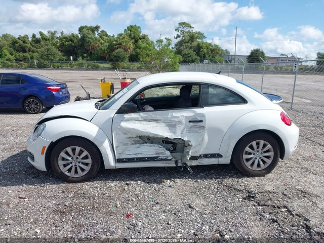 45667499 :رقم المزاد ، 3VWF07AT7GM611837 vin ، 2016 Volkswagen Beetle 1.8t S مزاد بيع