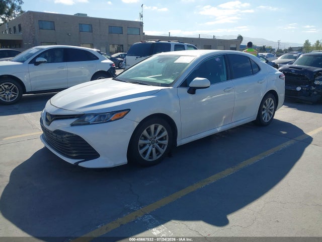 Toyota CAMRY LE 2020 4T1C11AK4LU342754 Image 2