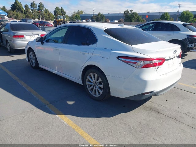 Toyota CAMRY LE 2020 4T1C11AK4LU342754 Image 3