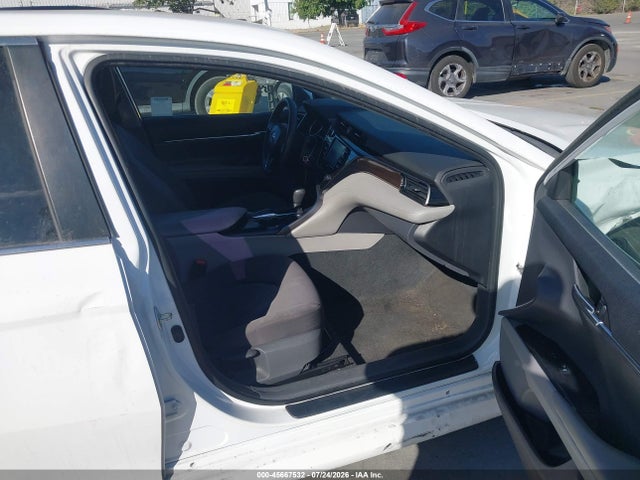 Toyota CAMRY LE 2020 4T1C11AK4LU342754 Image 5