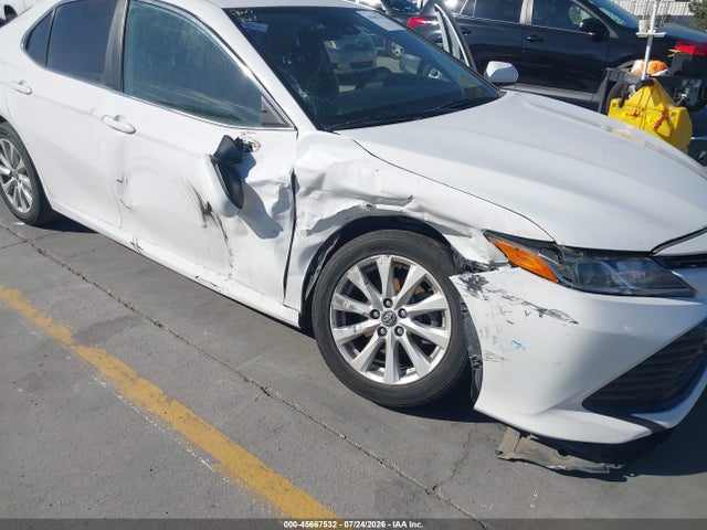 Toyota CAMRY LE 2020 4T1C11AK4LU342754 Image 6