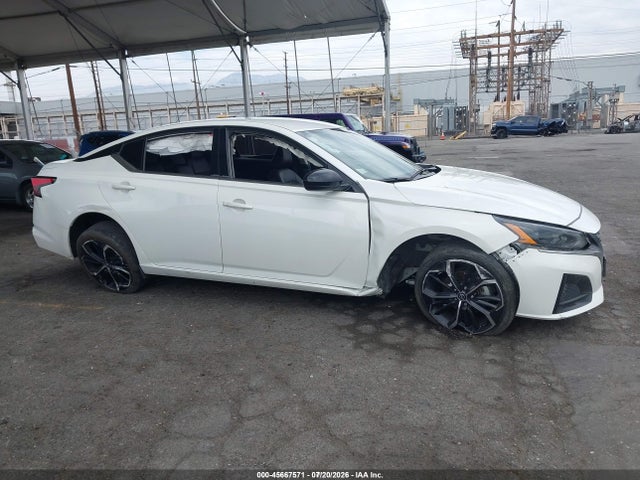 1N4BL4CW2RN373117 Nissan Altima Sr Intelligent Awd