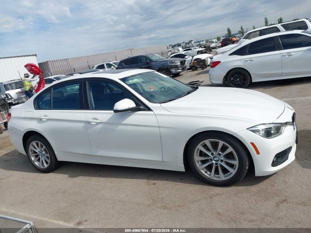 BMW 320i 2018 WBA8A9C58JAH13770 Image 13