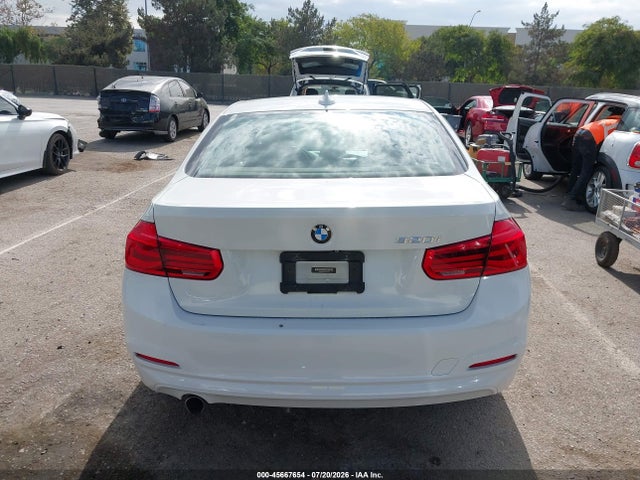 BMW 320i 2018 WBA8A9C58JAH13770 Image 16