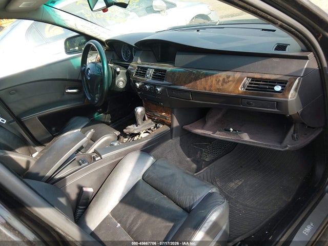 2005 Bmw 545i მანქანა იყიდება აუქციონზე, vin: WBANB33505B115621, აუქციონის ნომერი: 45667706