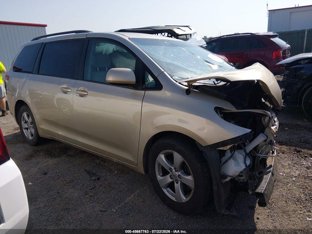 2014 Toyota Sienna Le V6 8 Passenger მანქანა იყიდება აუქციონზე, vin: 5TDKK3DCXES430681, აუქციონის ნომერი: 45667763