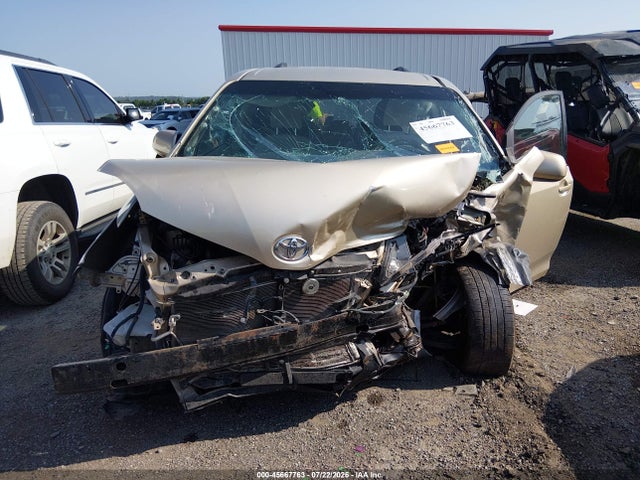2014 Toyota Sienna Le V6 8 Passenger მანქანა იყიდება აუქციონზე, vin: 5TDKK3DCXES430681, აუქციონის ნომერი: 45667763
