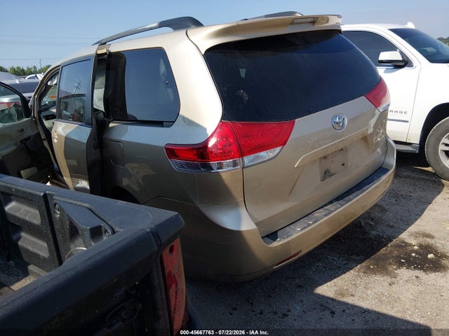 2014 Toyota Sienna Le V6 8 Passenger მანქანა იყიდება აუქციონზე, vin: 5TDKK3DCXES430681, აუქციონის ნომერი: 45667763