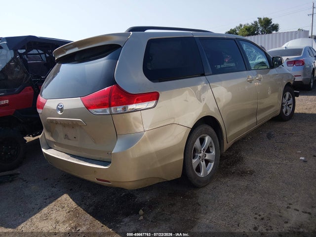 2014 Toyota Sienna Le V6 8 Passenger მანქანა იყიდება აუქციონზე, vin: 5TDKK3DCXES430681, აუქციონის ნომერი: 45667763