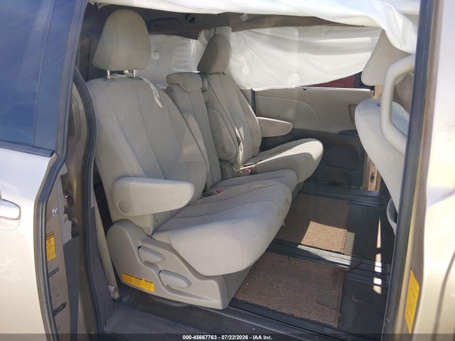 2014 Toyota Sienna Le V6 8 Passenger მანქანა იყიდება აუქციონზე, vin: 5TDKK3DCXES430681, აუქციონის ნომერი: 45667763