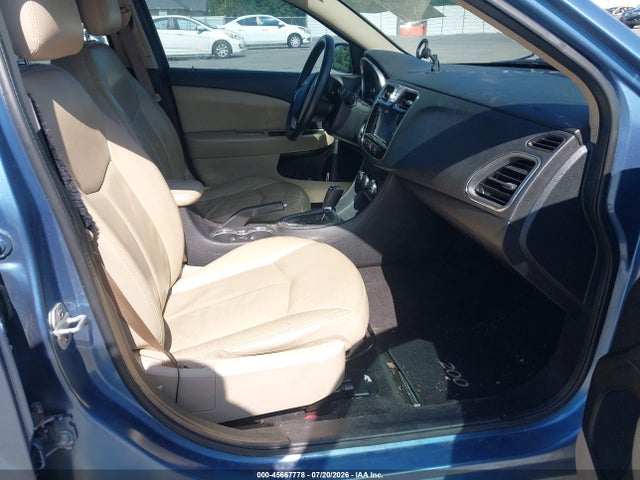 45667778 :رقم المزاد ، 1C3BC2FG7BN533120 vin ، 2011 Chrysler 200 Limited مزاد بيع