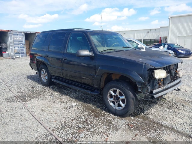 45667977 :رقم المزاد ، 1GKEK13R3XR921283 vin ، 1999 Gmc Denali مزاد بيع
