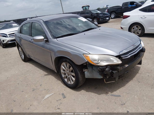 Aukcja sprzedaży 2013 Chrysler 200 Touring, vin: 1C3CCBBG5DN556389, numer aukcji: 45668005