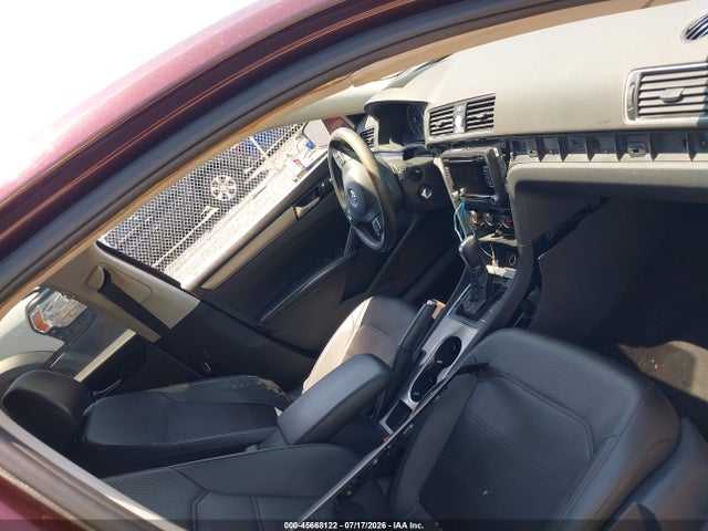 2014 Volkswagen Passat 1.8t Se მანქანა იყიდება აუქციონზე, vin: 1VWBT7A39EC051873, აუქციონის ნომერი: 45668122