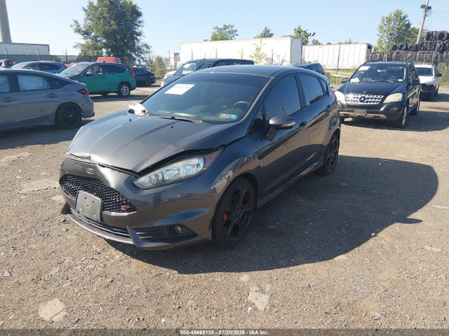 Ford FIESTA ST 2017 3FADP4GX9HM136763 Image 2