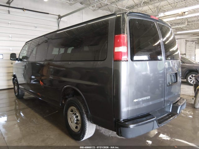 Chevrolet Express 3500 Ls 2017 1GAZGNFFXH1300896 Image 3