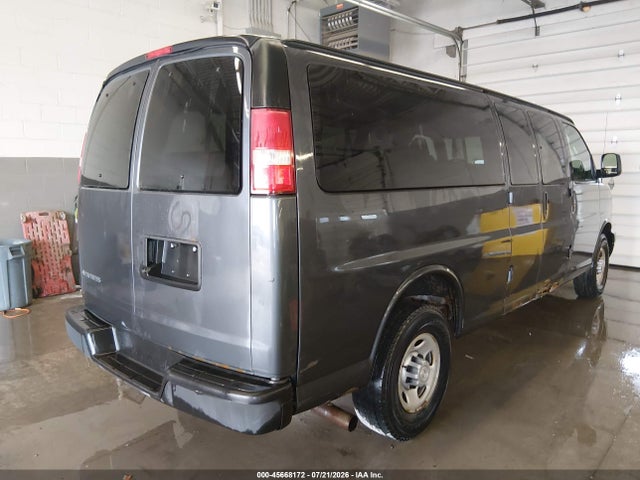 Chevrolet Express 3500 Ls 2017 1GAZGNFFXH1300896 Image 4