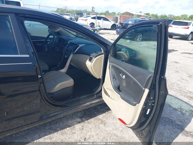2016 Hyundai Elantra Gt მანქანა იყიდება აუქციონზე, vin: KMHD35LH9GU335229, აუქციონის ნომერი: 45668175