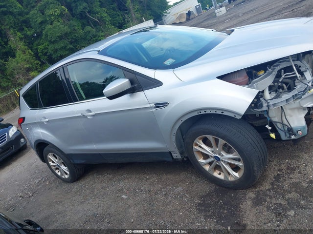 45668176 :رقم المزاد ، 1FMCU9GD1KUB82250 vin ، 2019 Ford Escape Se مزاد بيع