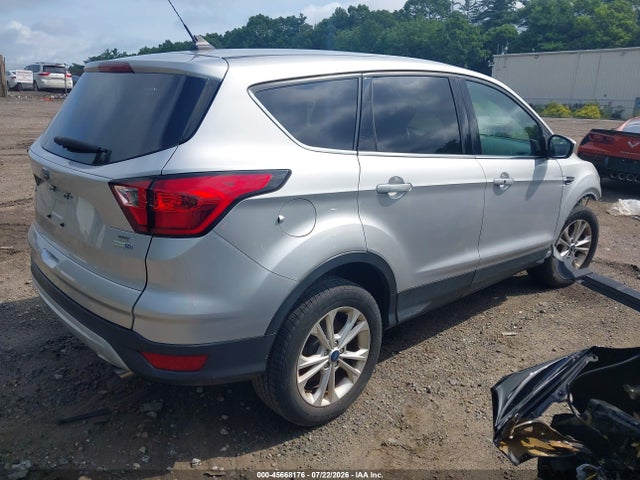 45668176 :رقم المزاد ، 1FMCU9GD1KUB82250 vin ، 2019 Ford Escape Se مزاد بيع