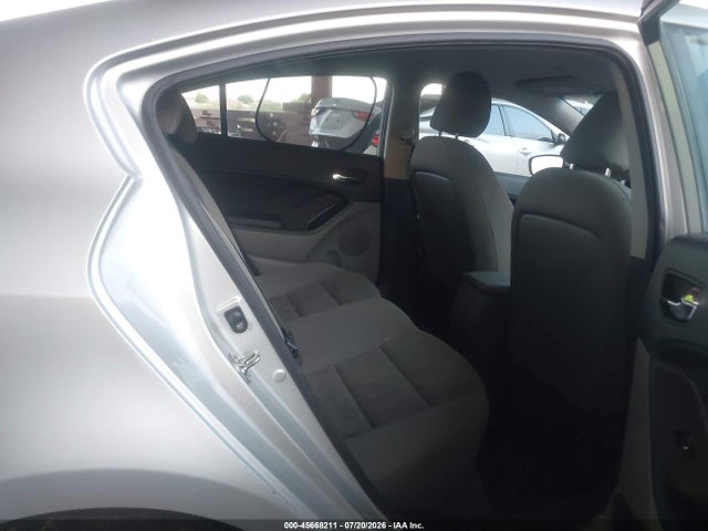 KNAFK4A63F5371533 KIA FORTE LX