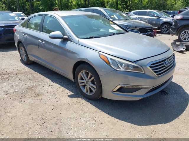 2015 Hyundai Sonata Se მანქანა იყიდება აუქციონზე, vin: 5NPE24AFXFH002246, აუქციონის ნომერი: 45668306