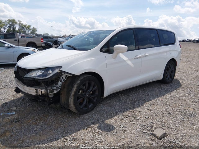 2018 Chrysler Pacifica Touring Plus მანქანა იყიდება აუქციონზე, vin: 2C4RC1FG7JR228674, აუქციონის ნომერი: 45668321