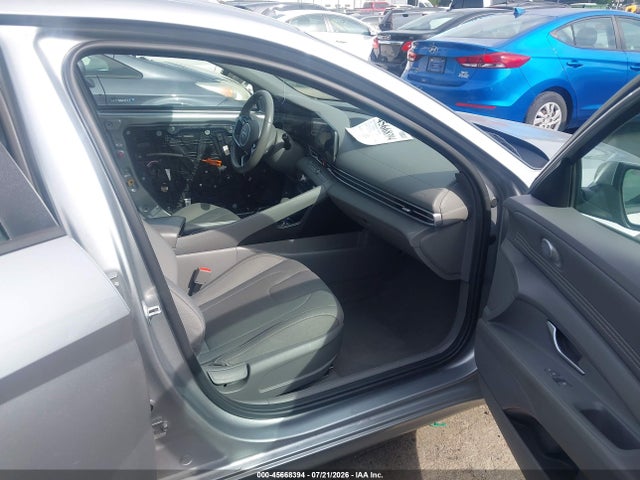 Продажа на аукционе авто 2023 Hyundai Elantra Sel, vin: 5NPLS4AG8PH118790, номер лота: 45668394