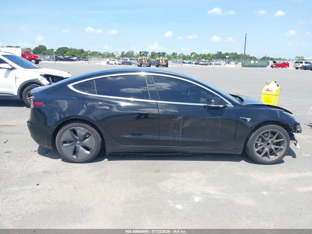 Tesla Model 3 Long Range/mid Range 2018 5YJ3E1EA0JF157231 Image 13