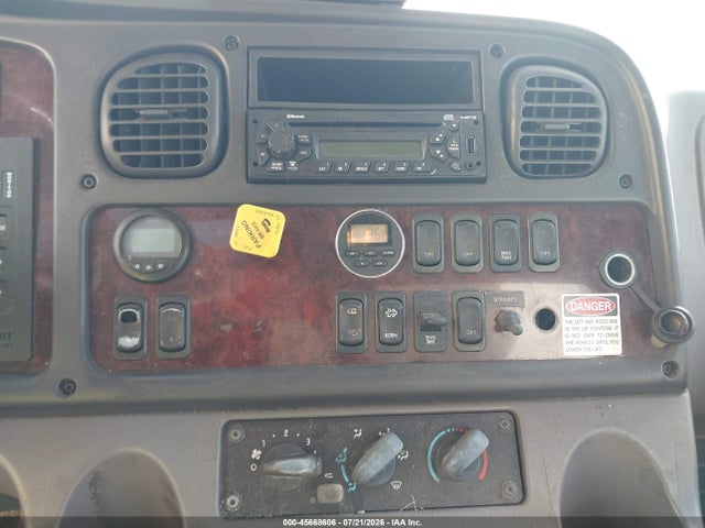 2015 Freightliner M2 106 Medium Duty მანქანა იყიდება აუქციონზე, vin: 3ALACXCYXFDGB0688, აუქციონის ნომერი: 45668606