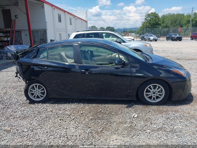 Toyota Prius Three 2017 JTDKARFU7H3042745 Image 14