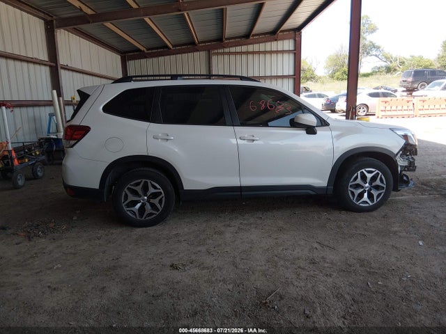 Продаж на аукціоні авто 2019 Subaru Forester Premium, vin: JF2SKAEC8KH578235, номер лоту: 45668683