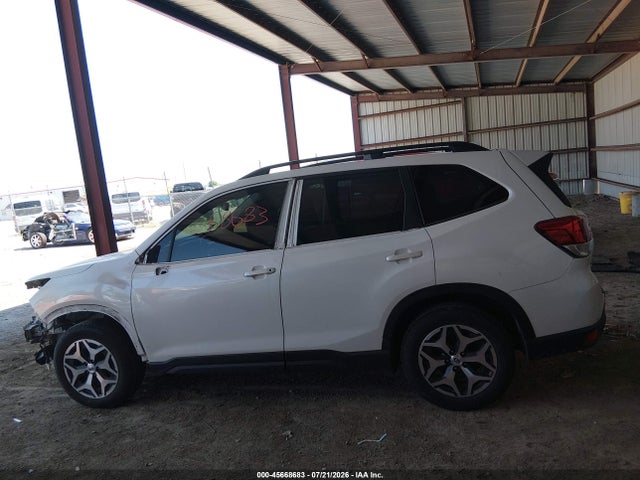 Продаж на аукціоні авто 2019 Subaru Forester Premium, vin: JF2SKAEC8KH578235, номер лоту: 45668683