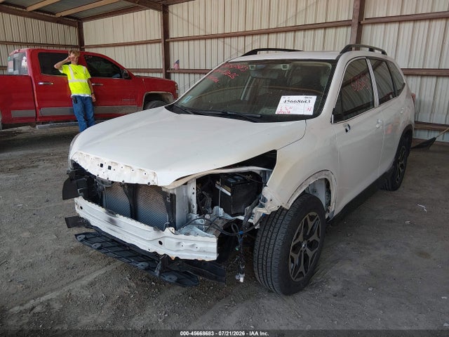 Продаж на аукціоні авто 2019 Subaru Forester Premium, vin: JF2SKAEC8KH578235, номер лоту: 45668683