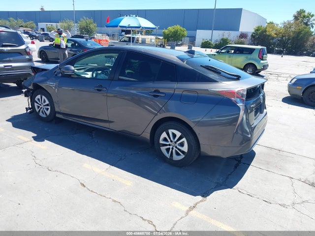 Toyota Prius Two 2017 JTDKBRFU1H3572643 Image 3