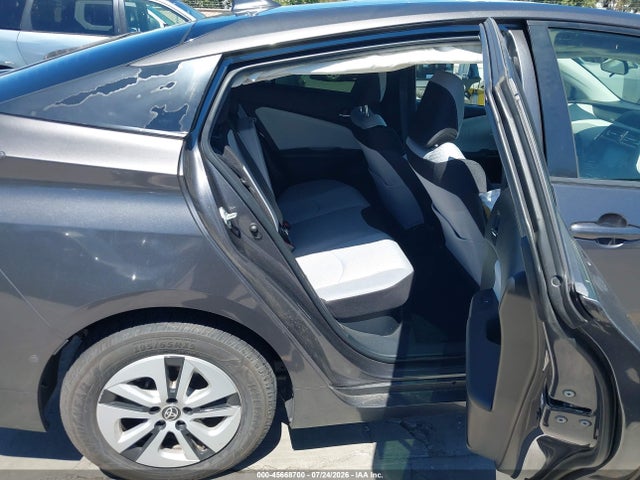 Toyota Prius Two 2017 JTDKBRFU1H3572643 Image 8