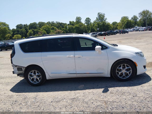 45668783 :رقم المزاد ، 2C4RC1BG2HR520958 vin ، 2017 Chrysler Pacifica Touring-l مزاد بيع